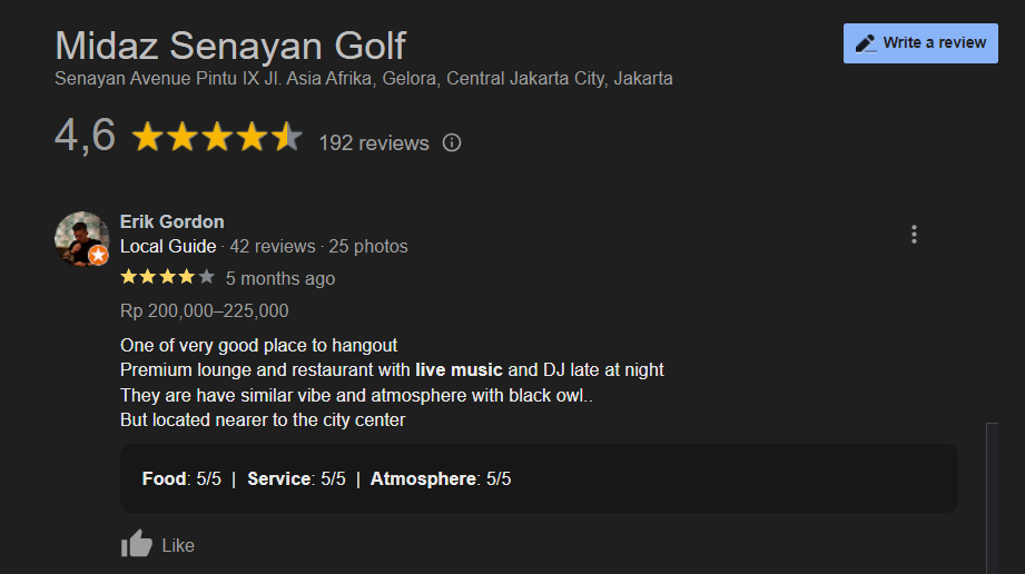 Tempat nyaman untuk hangout dan ada live music di Senayan